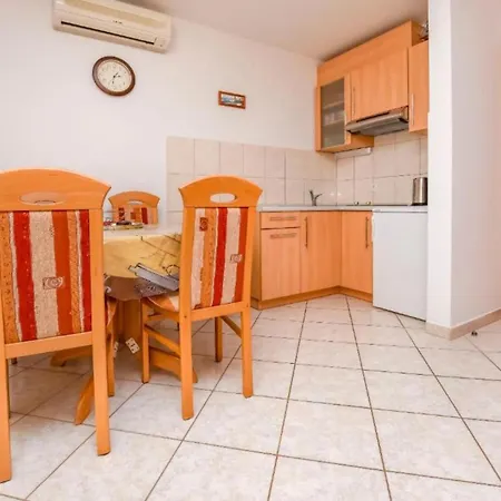 Aurel Suites- Comfort One Bedroom With Balcony
