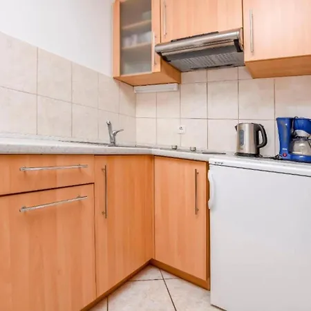 Aurel Suites- Comfort One Bedroom With Balcony روغوزنيكا