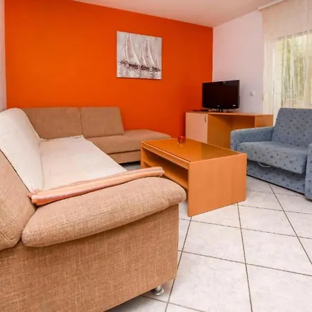 Aurel Suites- Comfort One Bedroom With Balcony *