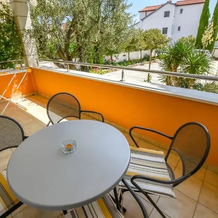 شقة Aurel Suites- Comfort One Bedroom With Balcony *